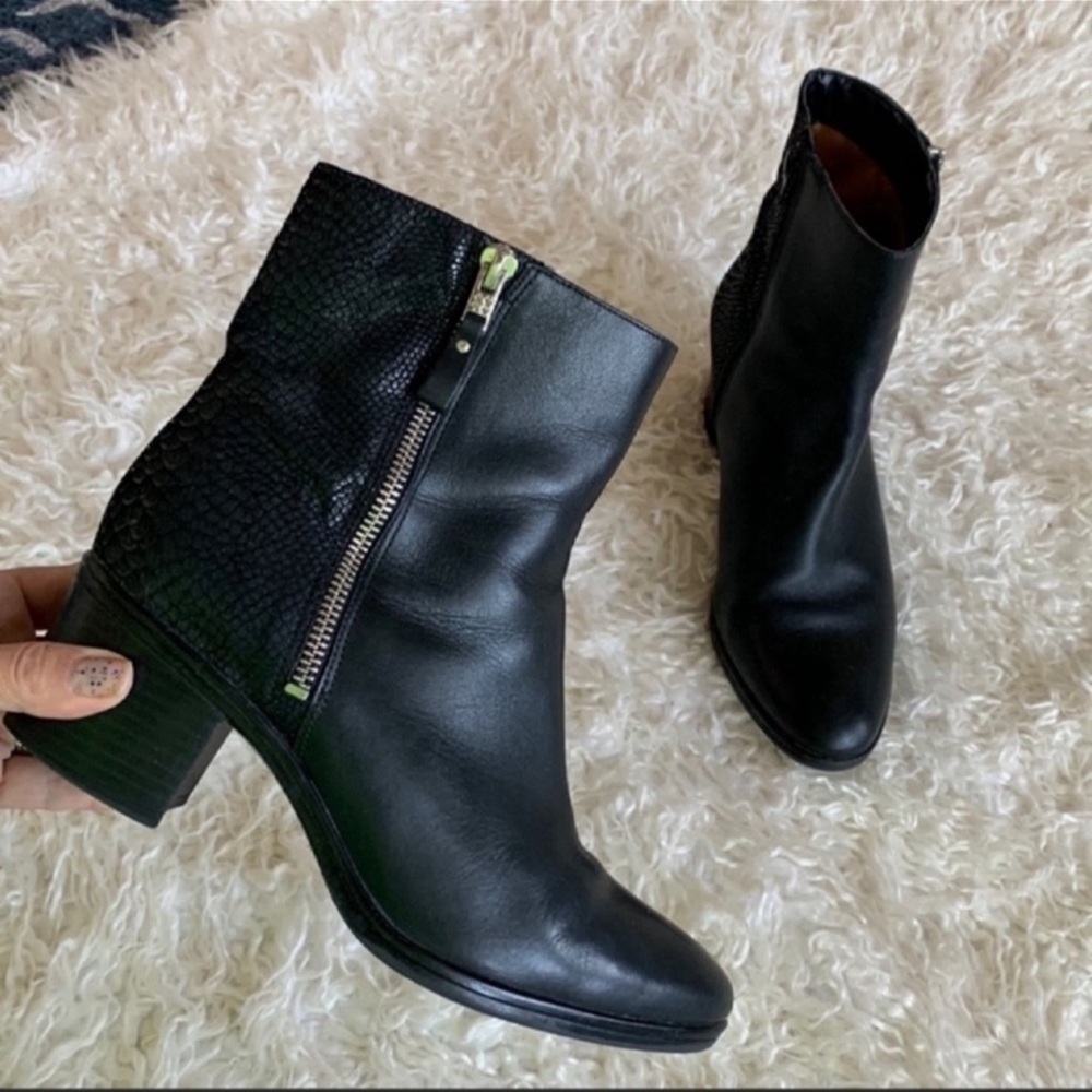 Naturalizer Harding Black Leather snakeskin heeled boots/Booties Sz 7.5